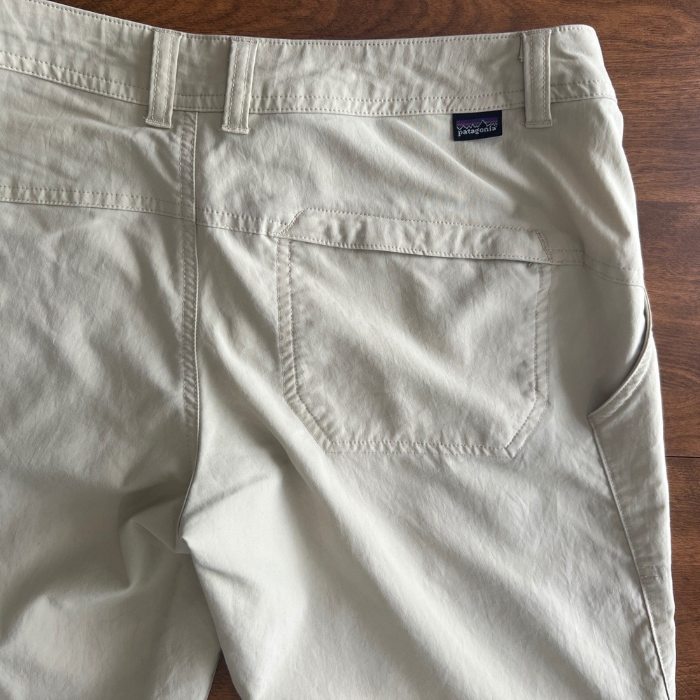 Patagonia Womens Roll Up Hiking Pants Khaki Tan Straight Leg Size 2